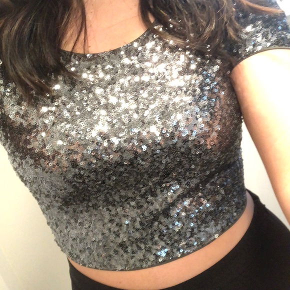 Forever 21 Sequence crop top - Picture 3 of 3